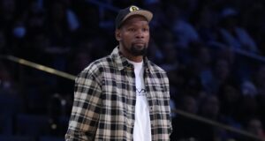 Houston Mantiene la Serenidad en el Caso de Kevin Durant El equipo de los Houston Rockets ha logrado concretar el traspaso que tanto deseaba, y ahora se encuentra en una posición