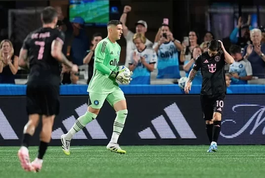 Messi falla un penalti al estilo Panenka Messi falla un penal a lo Panenka y el Inter Miami acaba goleado ante Charlotte