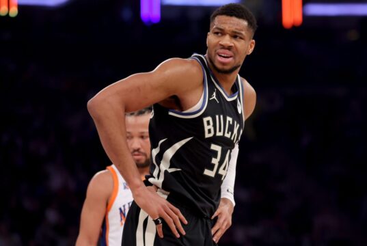 Antetokounmpo Considera a los Knicks Antetokounmpo Considera a los Knicks Solo Si Se Realiza un Traspaso desde MilwaukeeLa incertidumbre sobre el futuro de Giannis