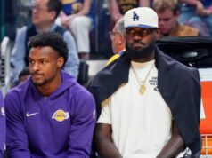 LeBron James se ausentará entre tres y cuatro semanas LeBron James se ausentará entre tres y cuatro semanas debido a ciática LeBron James, el destacado alero de los Angeles Lakers,