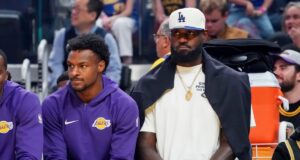 LeBron James se ausentará entre tres y cuatro semanas LeBron James se ausentará entre tres y cuatro semanas debido a ciática LeBron James, el destacado alero de los Angeles Lakers,
