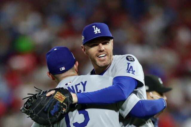 Los Dodgers Superan a los Filis con un Error Inesperado y Avanzan a su Cuarta Serie de Campeonato de la Liga Nacional Los Ángeles - La ambición d